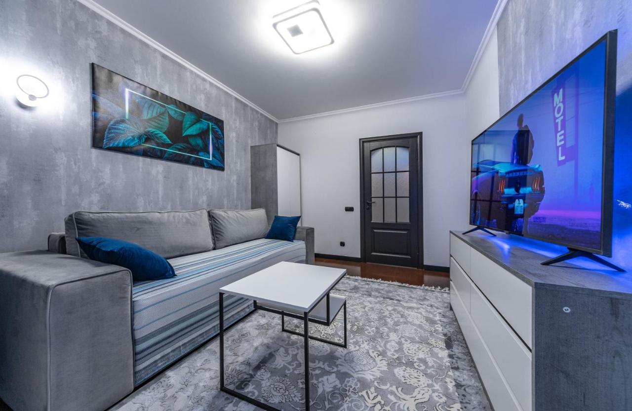 Modern 3 Bedroom Apartment Kiev Ngoại thất bức ảnh