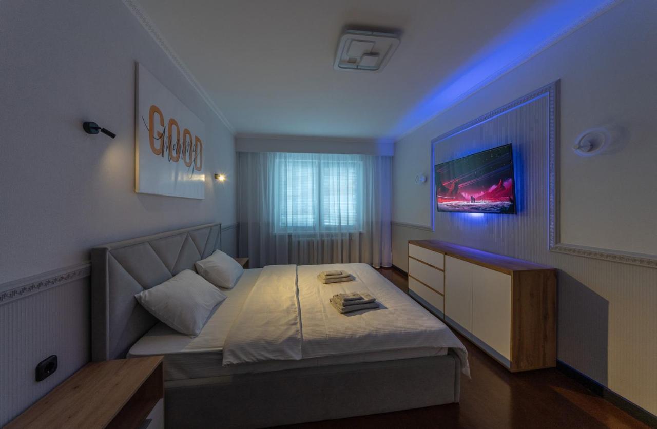 Modern 3 Bedroom Apartment Kiev Ngoại thất bức ảnh